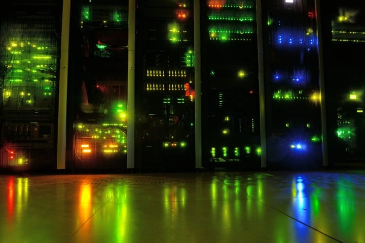 light-night-reflection-room-network-server-1136169-pxhere.com